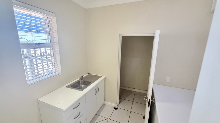 To Let commercial Property for Rent in Knysna Central Western Cape